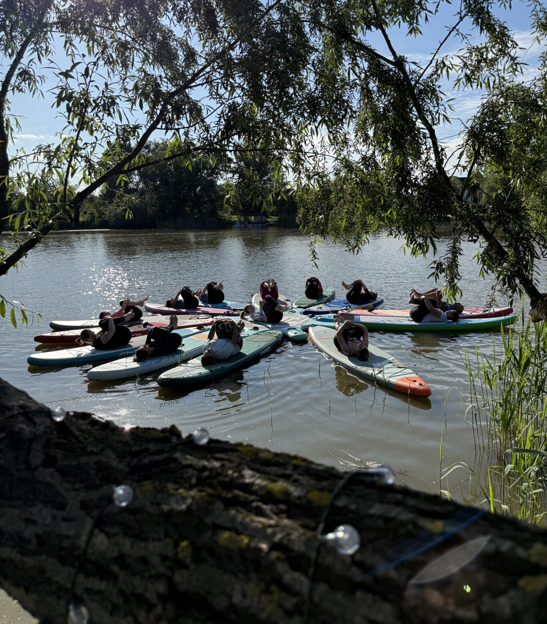 SUP jóga Budapest déli részén – mi az a SUP jóga és miért érdemes kipróbálni?